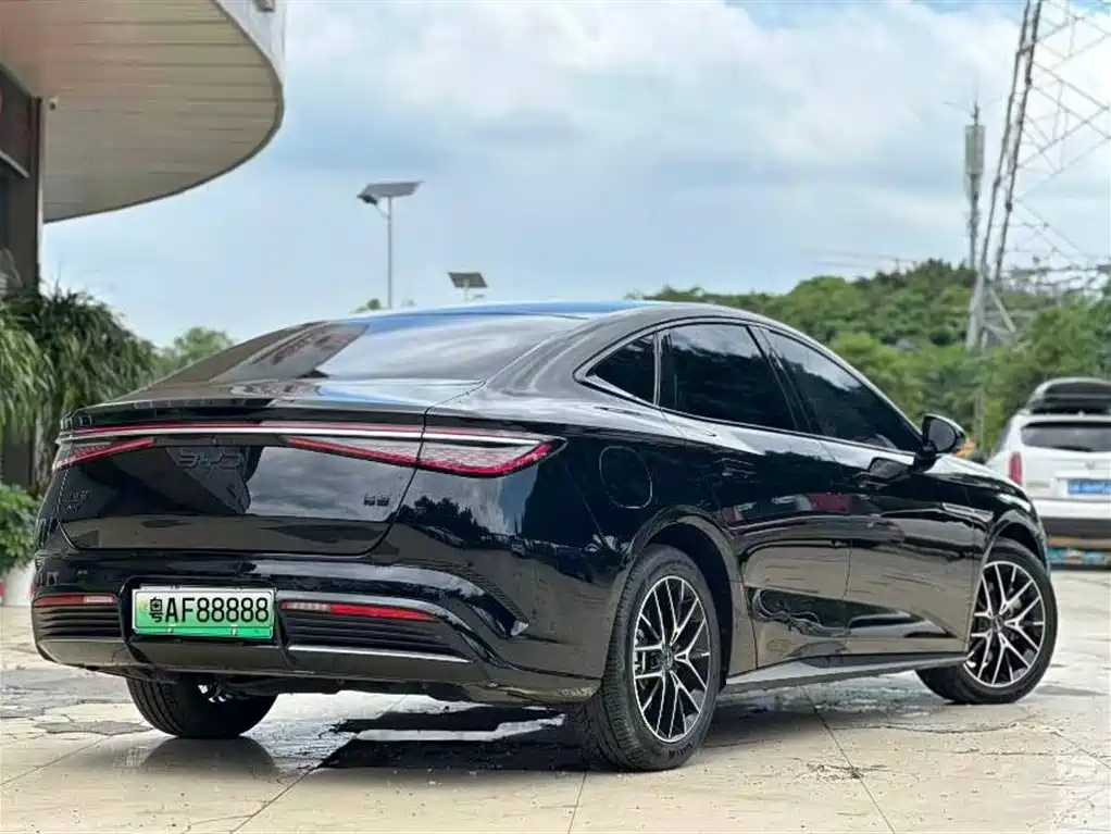 BYD Seal 2023 DM-i 1.5T 121km Premium фото 4