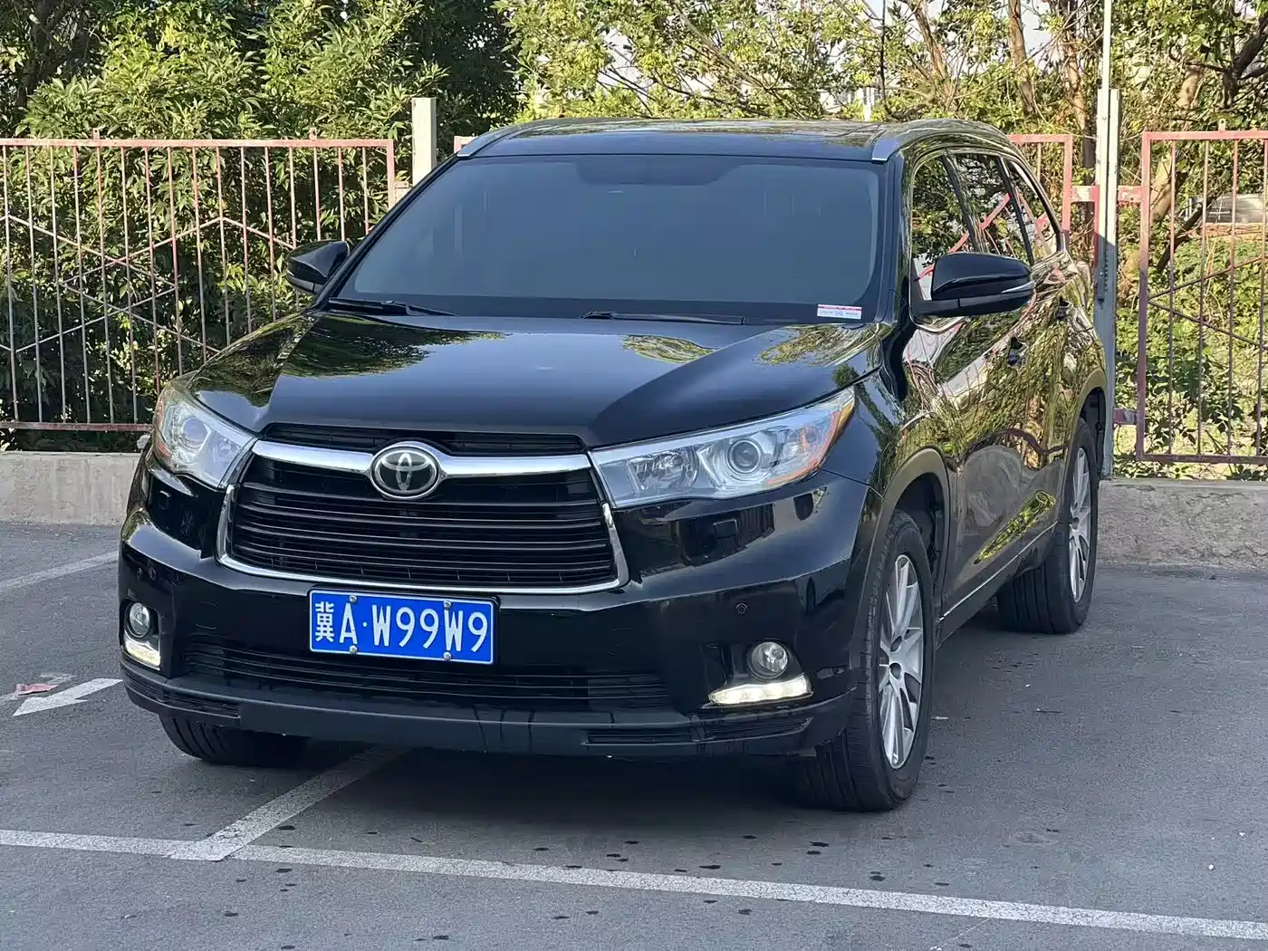 Фото 1 - Toyota Highlander