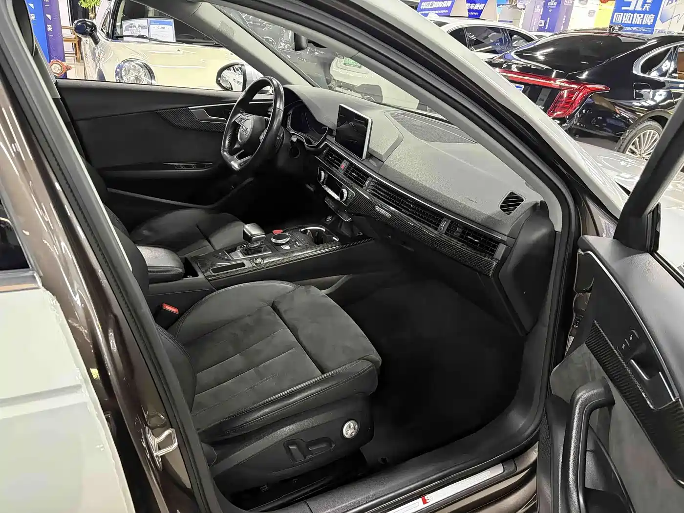 Audi A4L 2017 Model 45 TFSI quattro Sport Version фото 12
