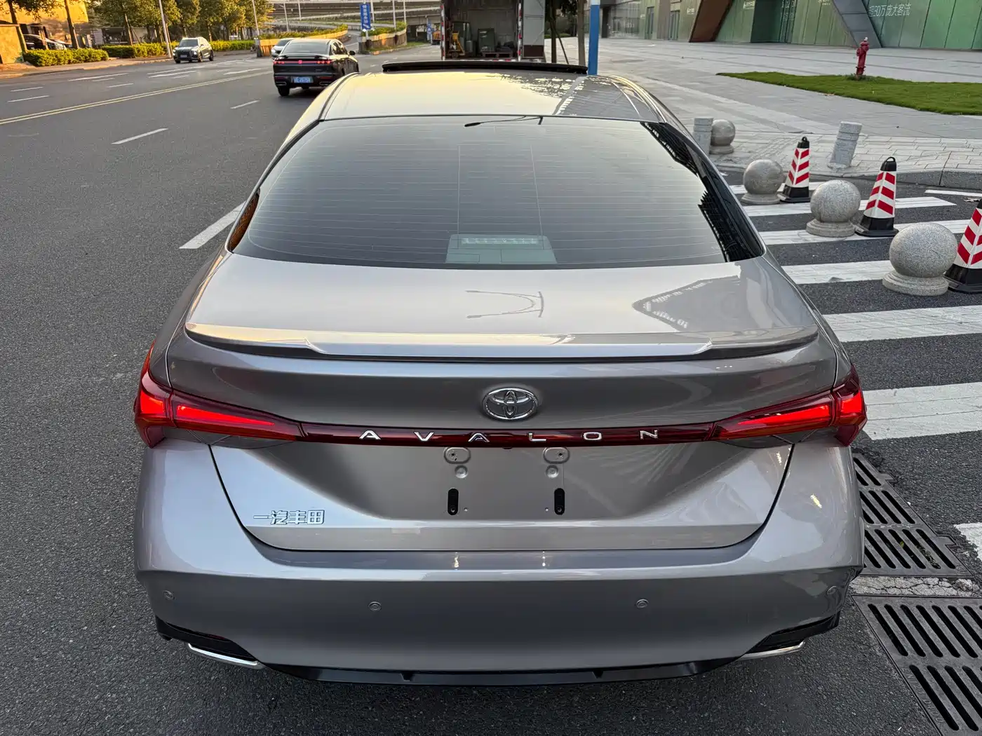 Photo 4 - Toyota Avalon