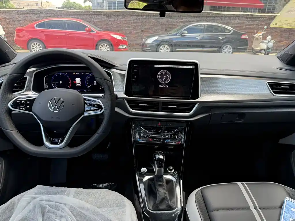 Volkswagen T-ROC 2026 2025 300TSI DSG 2WD Dawn Edition