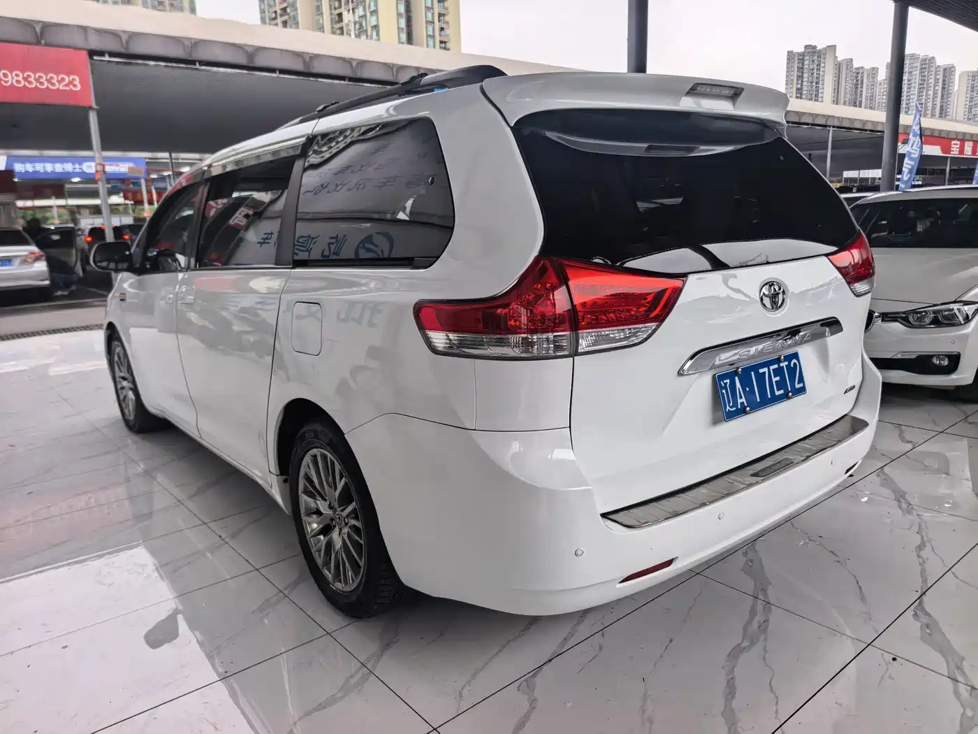 Toyota Sienna 2013 3.5L 4WD Automatic фото 8