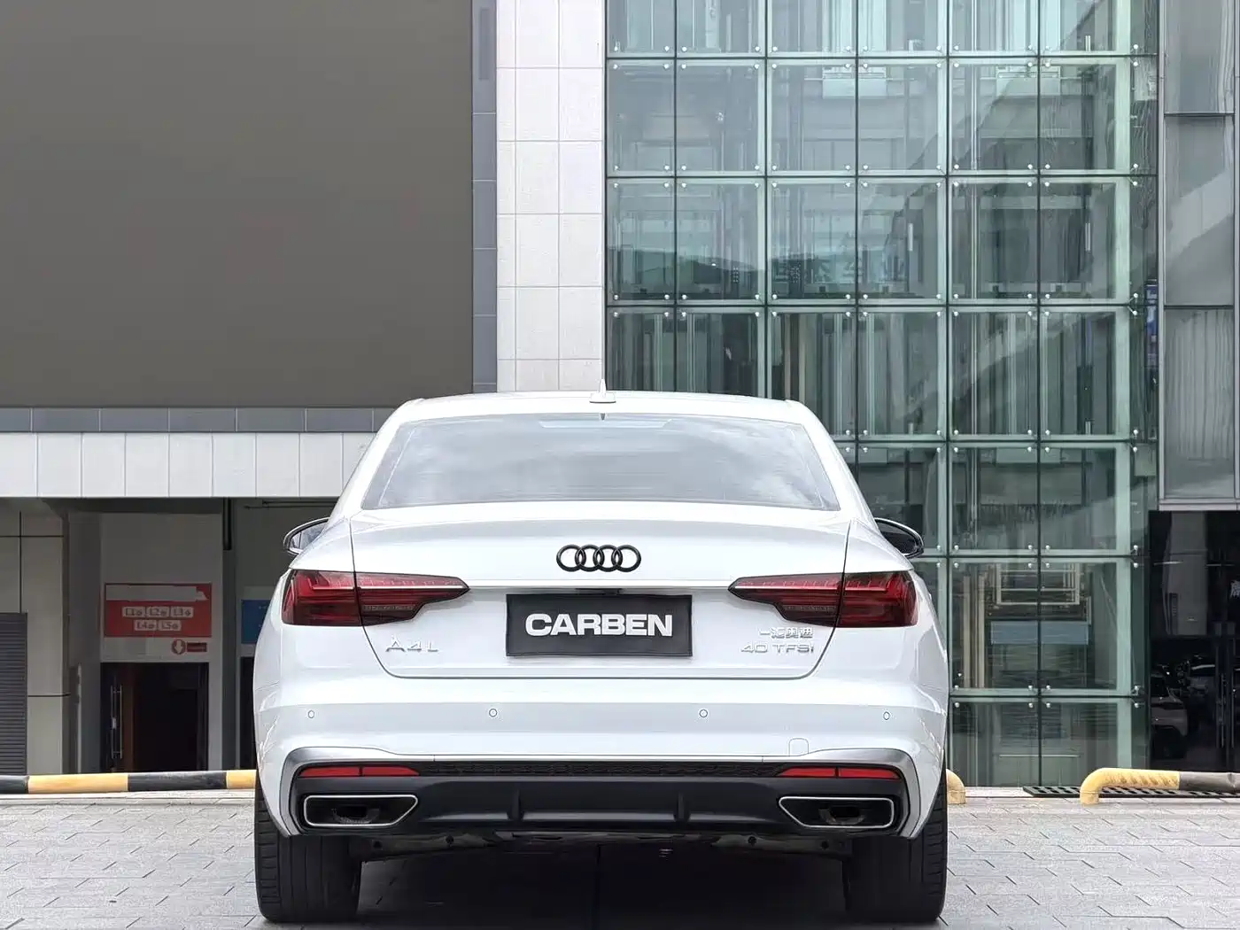 Фото 12 - Audi A4L