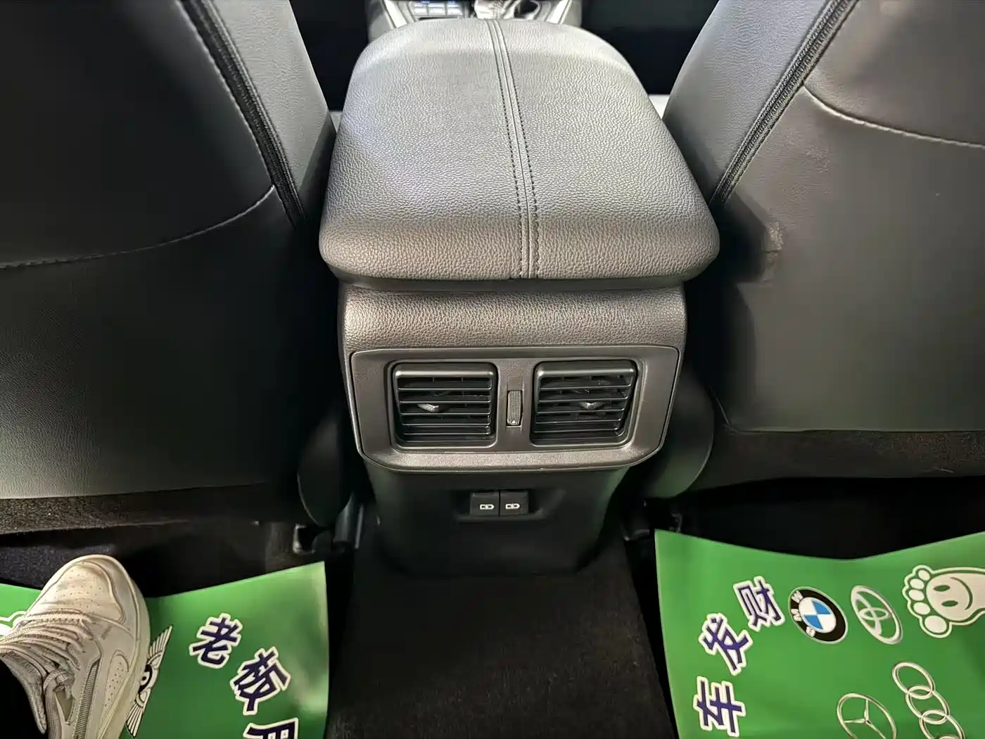 Toyota Wildlander 2022 2.0L CVT AWD Luxury Edition фото 9