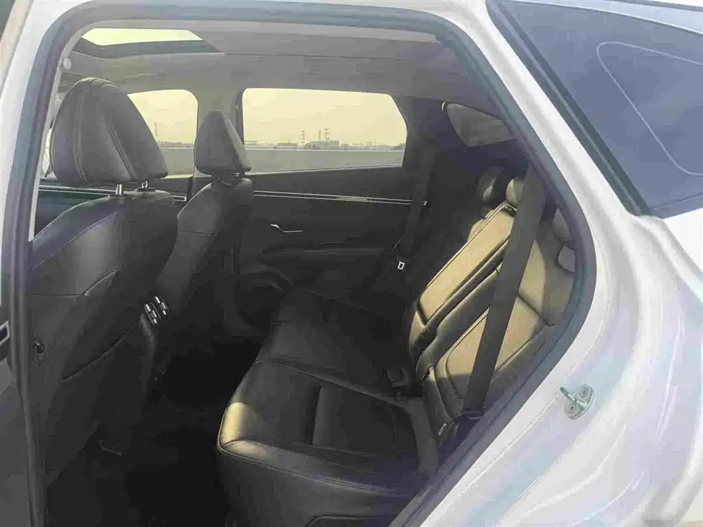 Hyundai Tucson 2023 Tucson L 1.5T Automatic 2WD LUX Premium Edition фото 6