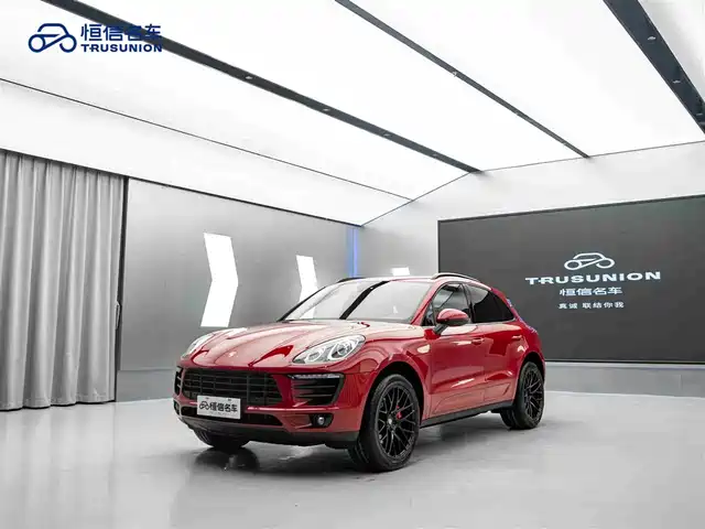PORSCHE MACAN