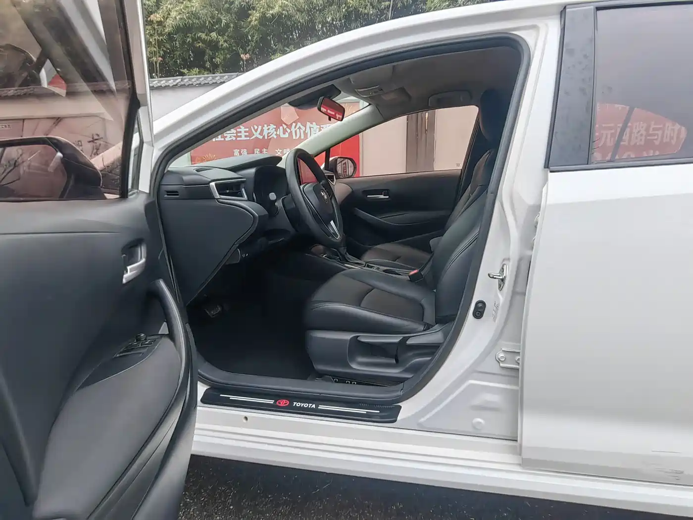 Toyota Corolla 2021 1.2T S-CVT Pioneer Edition фото 4