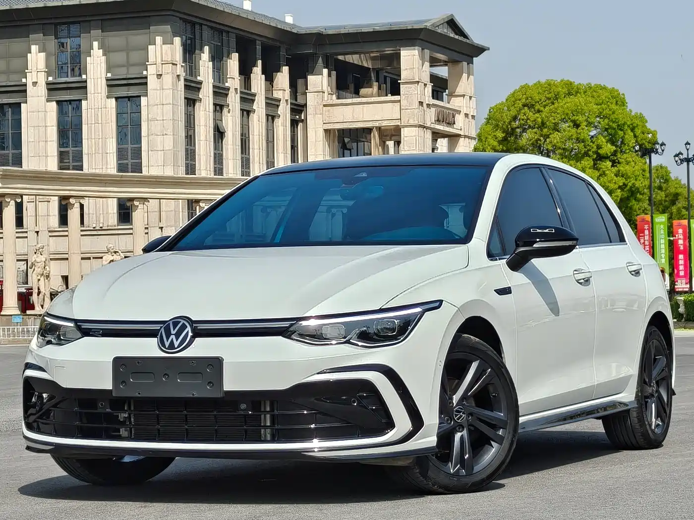 Volkswagen Golf 2023 Model 280TSI DSG R-Line