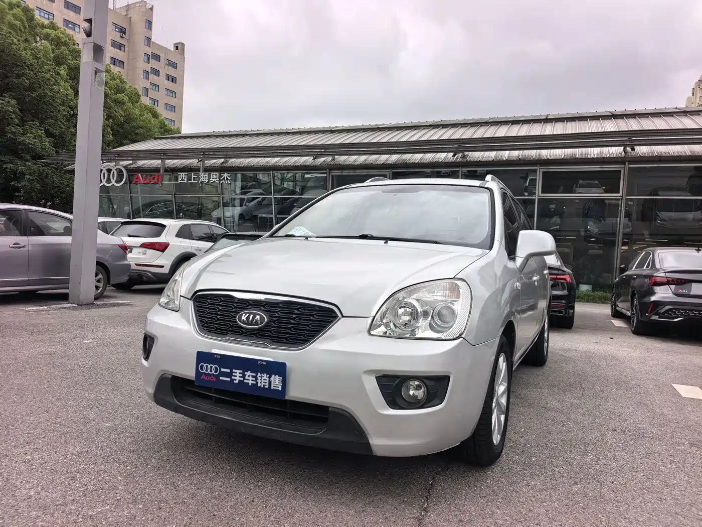 Kia Carens 2011 2.0L 7-Seater Automatic Luxury