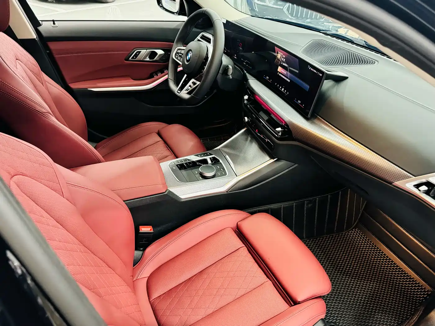 BMW 3 Series 2025 330Li M Sport Night Edition фото 7
