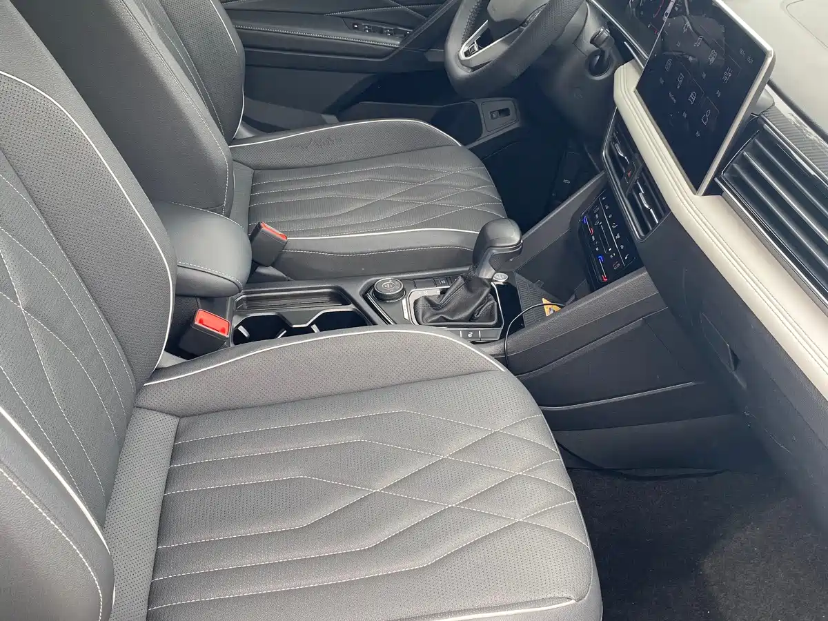 Фото 6 - Volkswagen Tiguan L