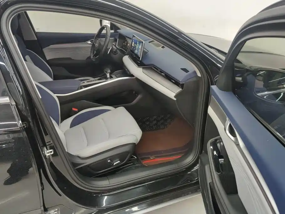 Фото 8 - Geely Preface