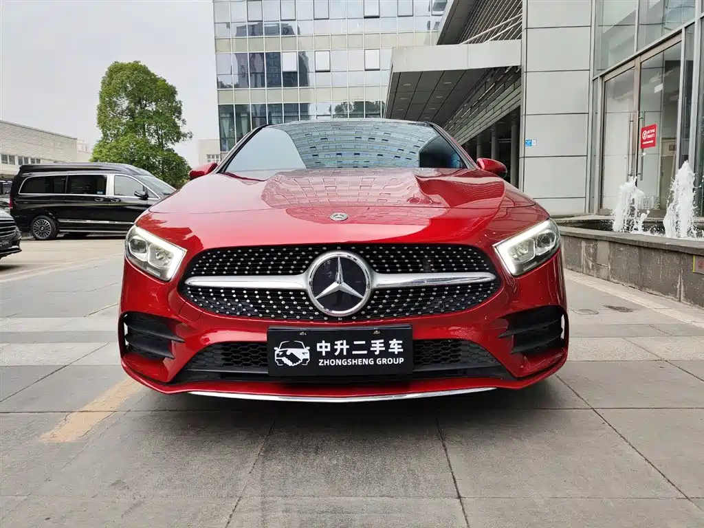 Mercedes-Benz A-Class 2019 A 200 L Sport Sedan фото 2