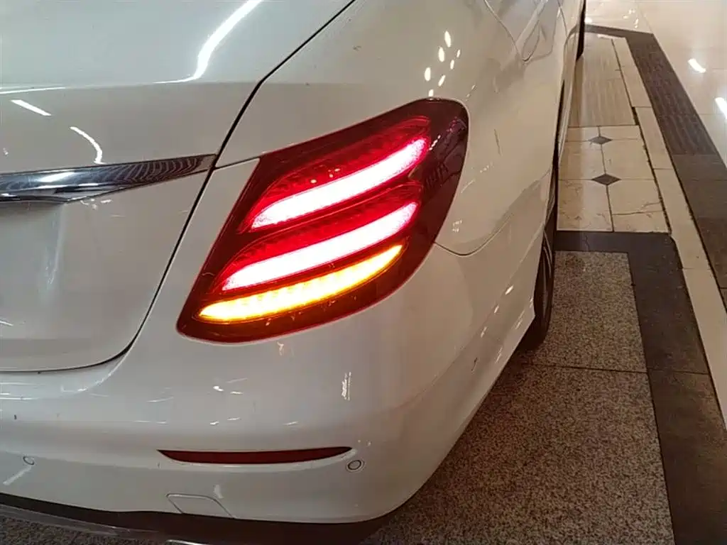 Mercedes-Benz E-Class 2019 E 200 L Sport фото 8