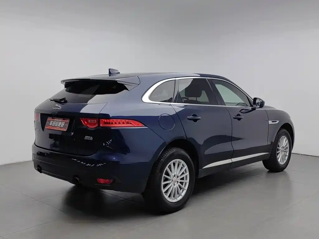 Фото 2 - Jaguar F-PACE