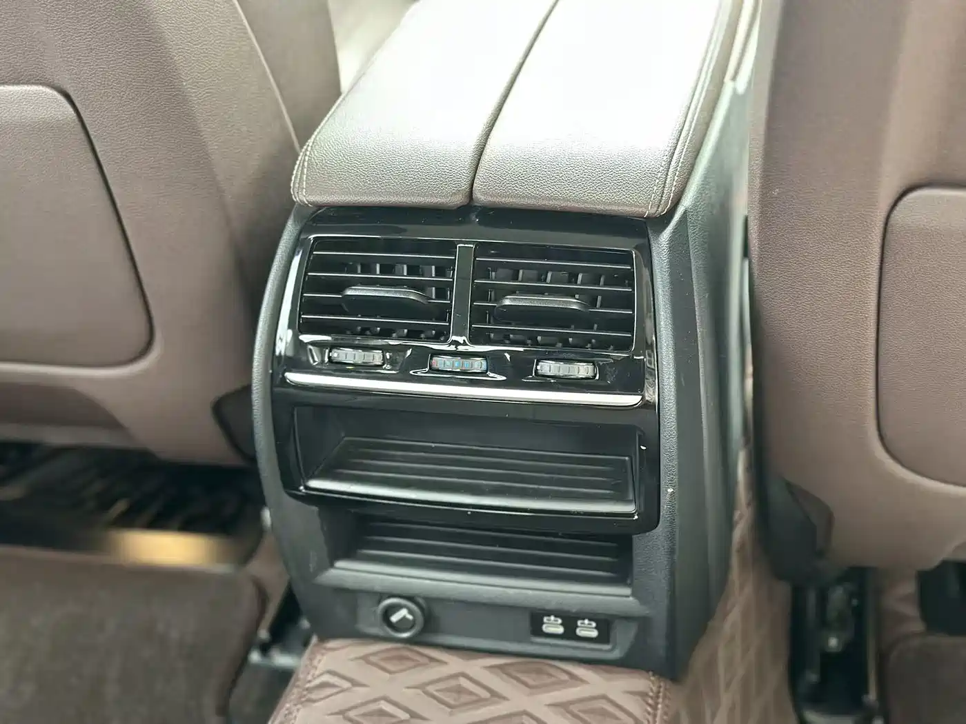BMW 5 Series 2023 530Li Leading Luxury Package фото 11