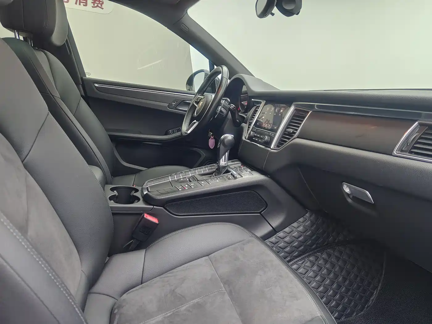 Porsche Macan 2017 Macan 2.0T фото 13