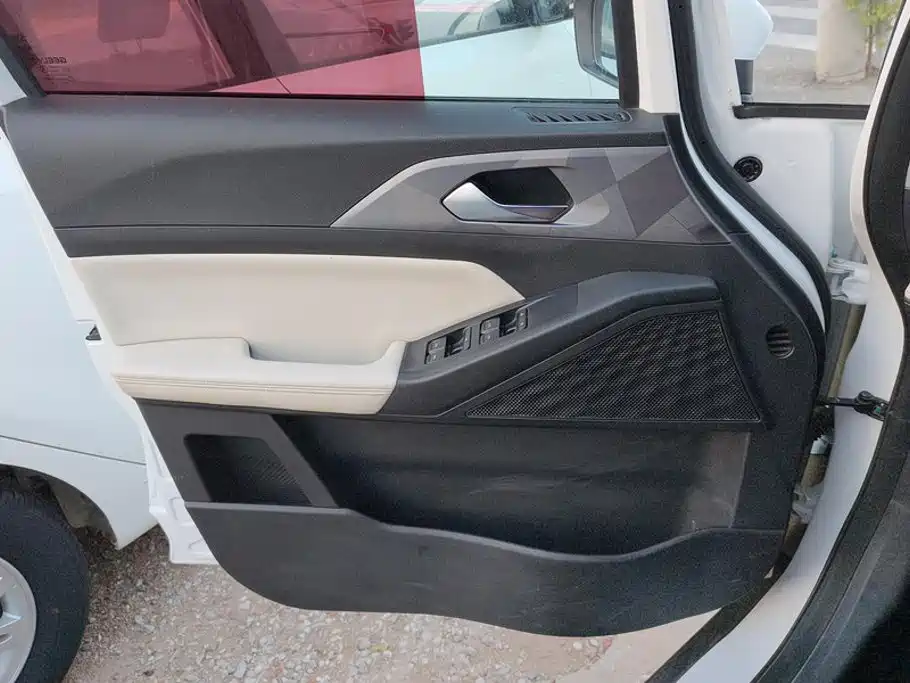Фото 7 - Geely Geometry E Firefly