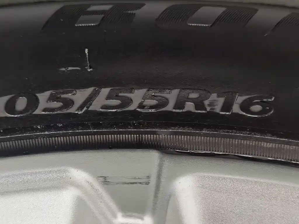Фото 24 - Geely Emgrand