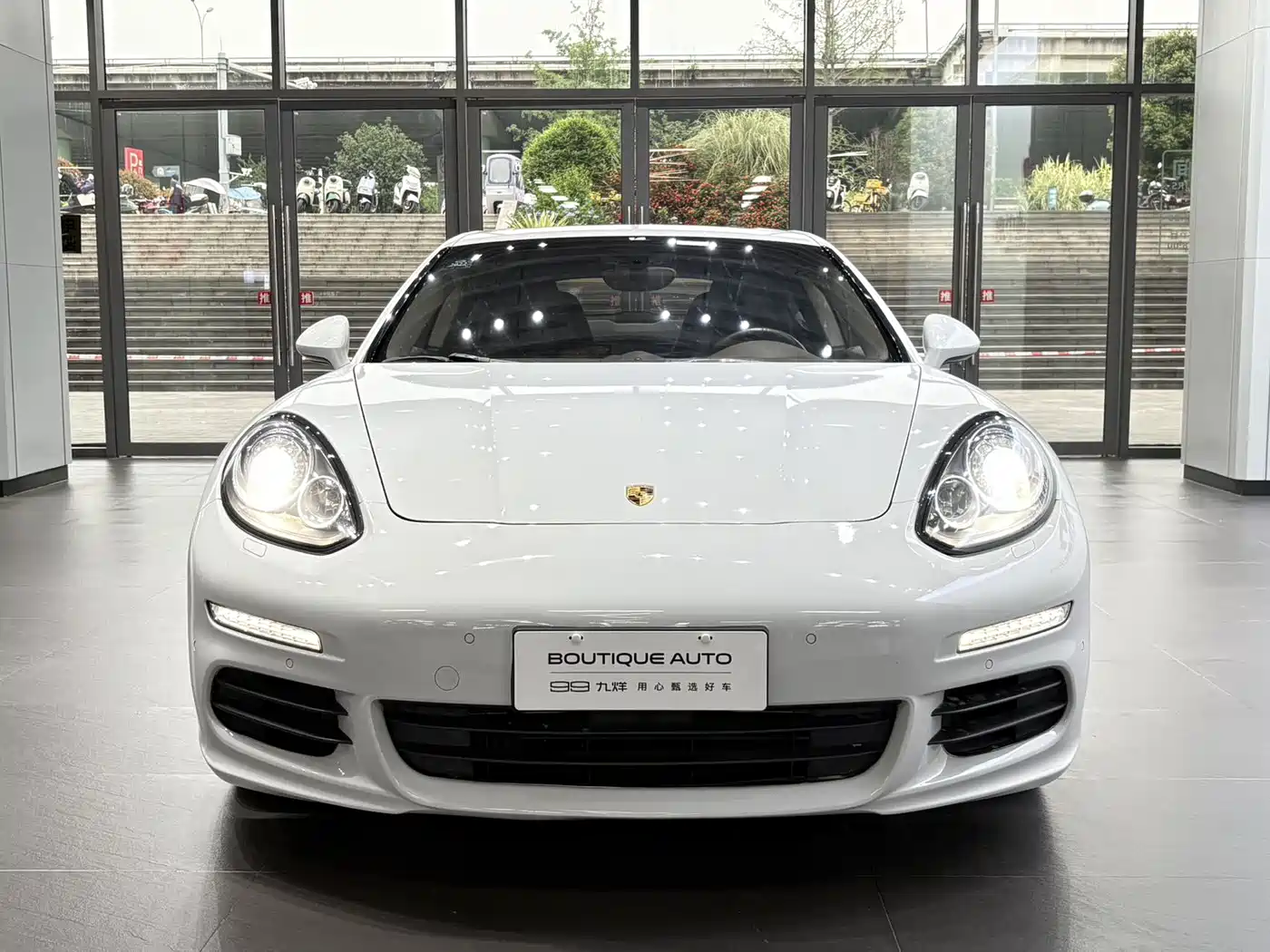 Porsche Panamera 2016 Panamera Edition 3.0T фото 2
