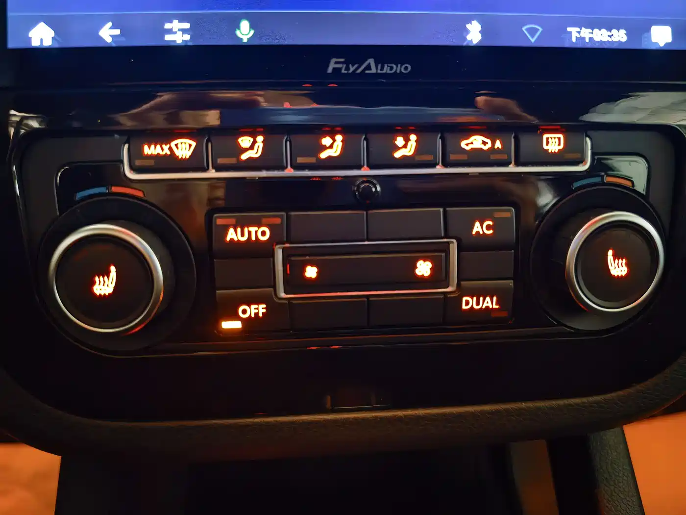 Volkswagen Scirocco 2011 Model R 2.0TSI фото 18