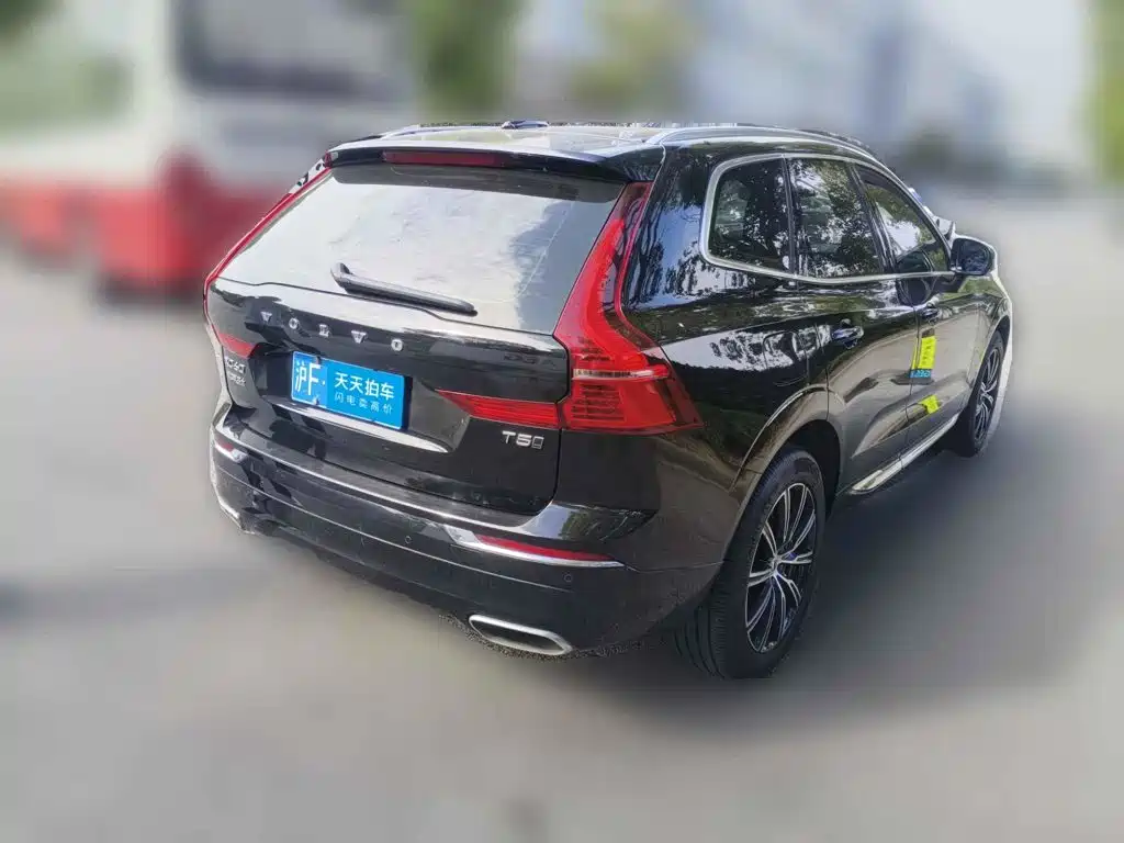 Photo 2 - Volvo XC60
