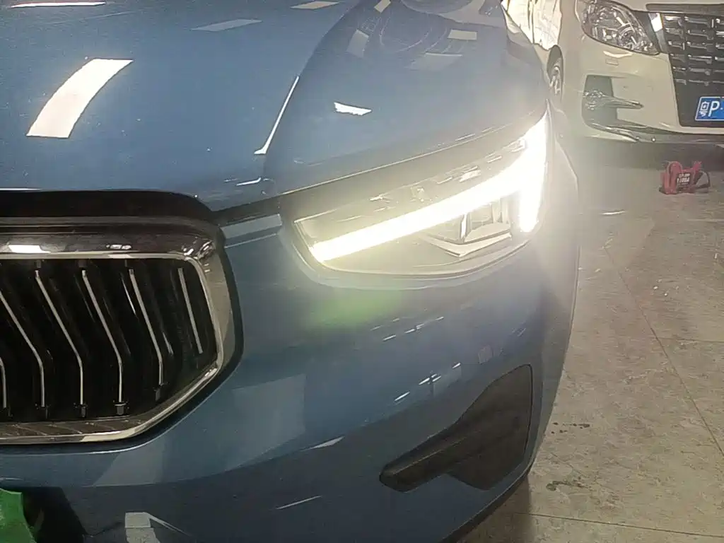 صورة 24 - Volvo XC40