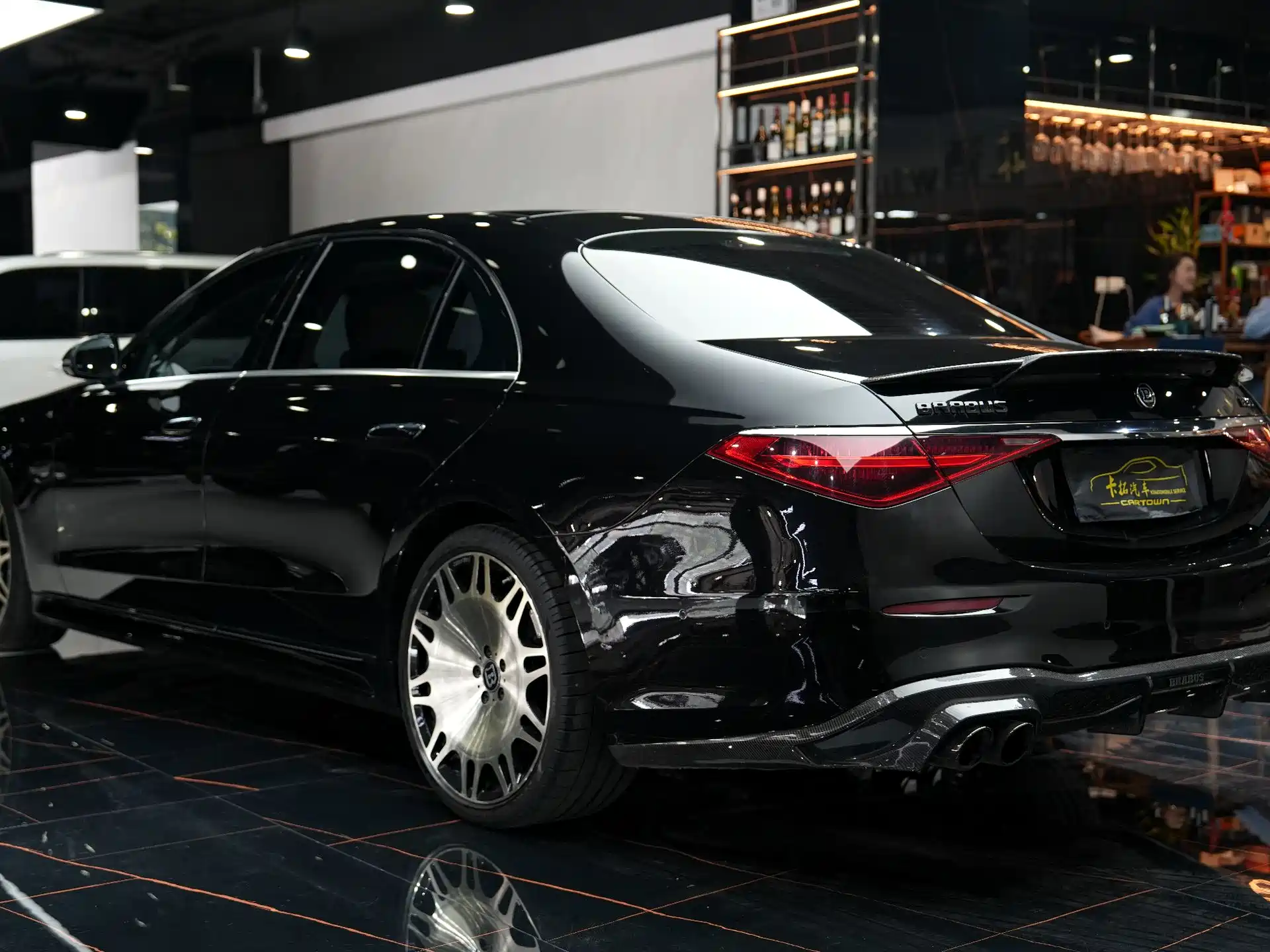 Фото 33 - Mercedes-Benz S-Class