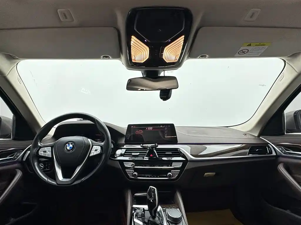 BMW 5 Series 2020 525Li Luxury Package фото 9