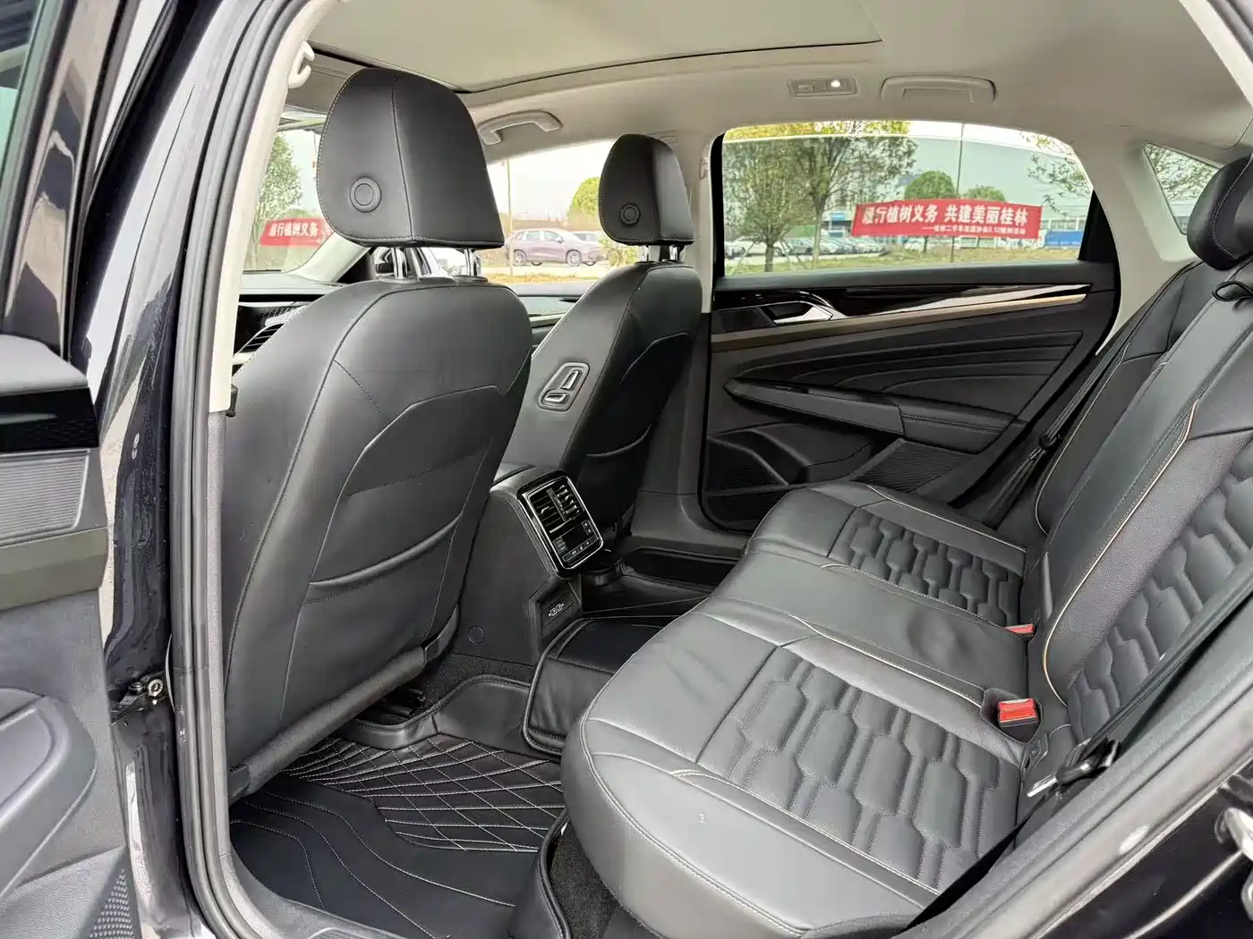 Volkswagen Passat 2019 330TSI Elite Version China VI фото 5