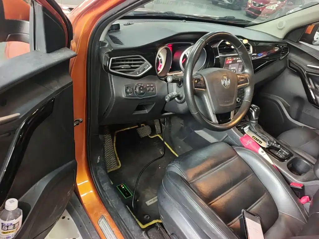 Фото 16 - MG Roewe RX5