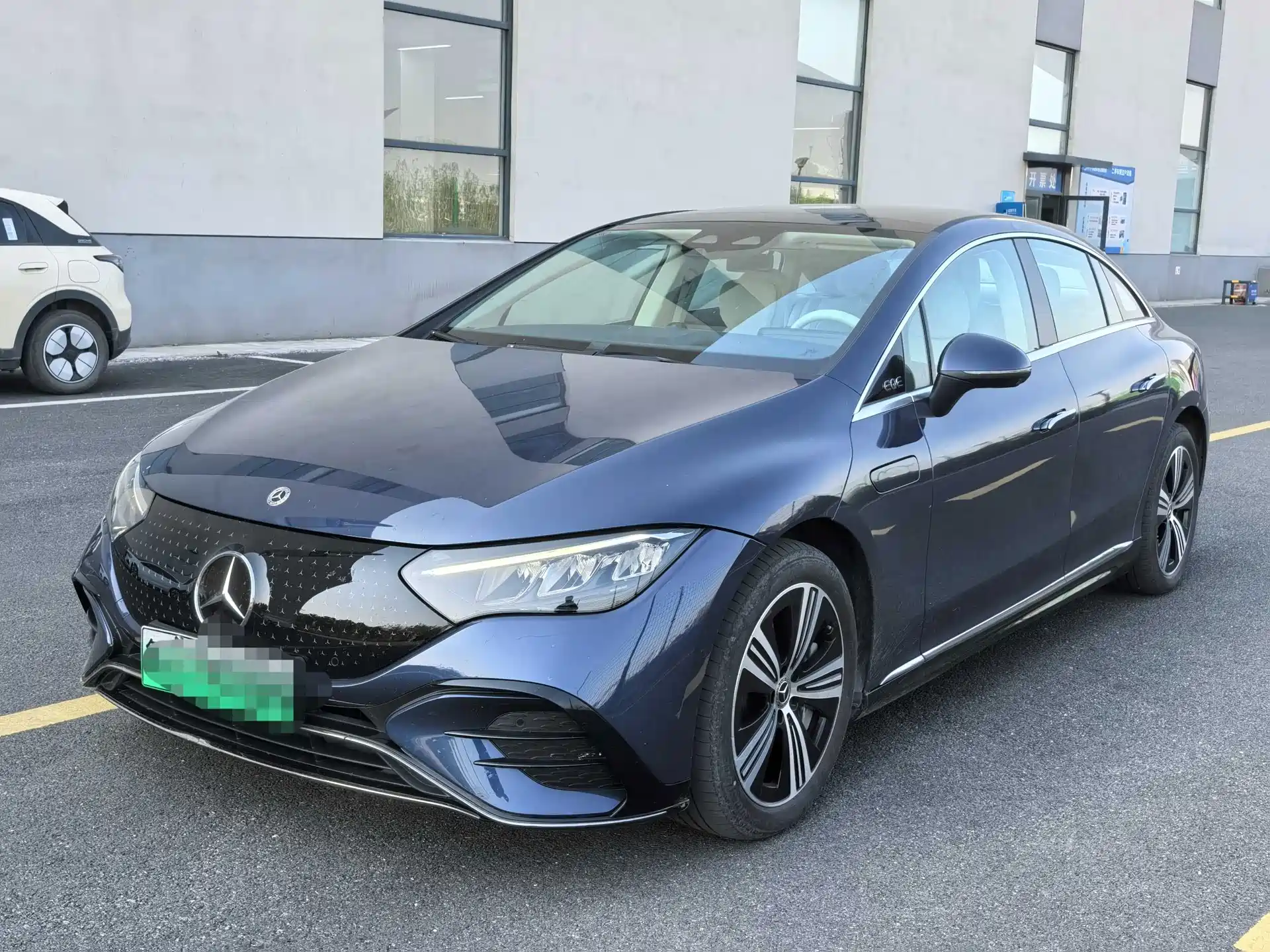 Фото 1 - Mercedes-Benz EQE