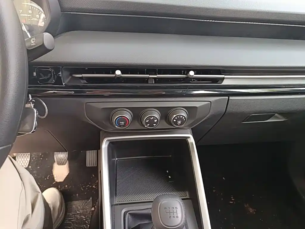 Wuling Motors Wuling Xingchi 2026 2022 1.5L Manual Freedom Edition