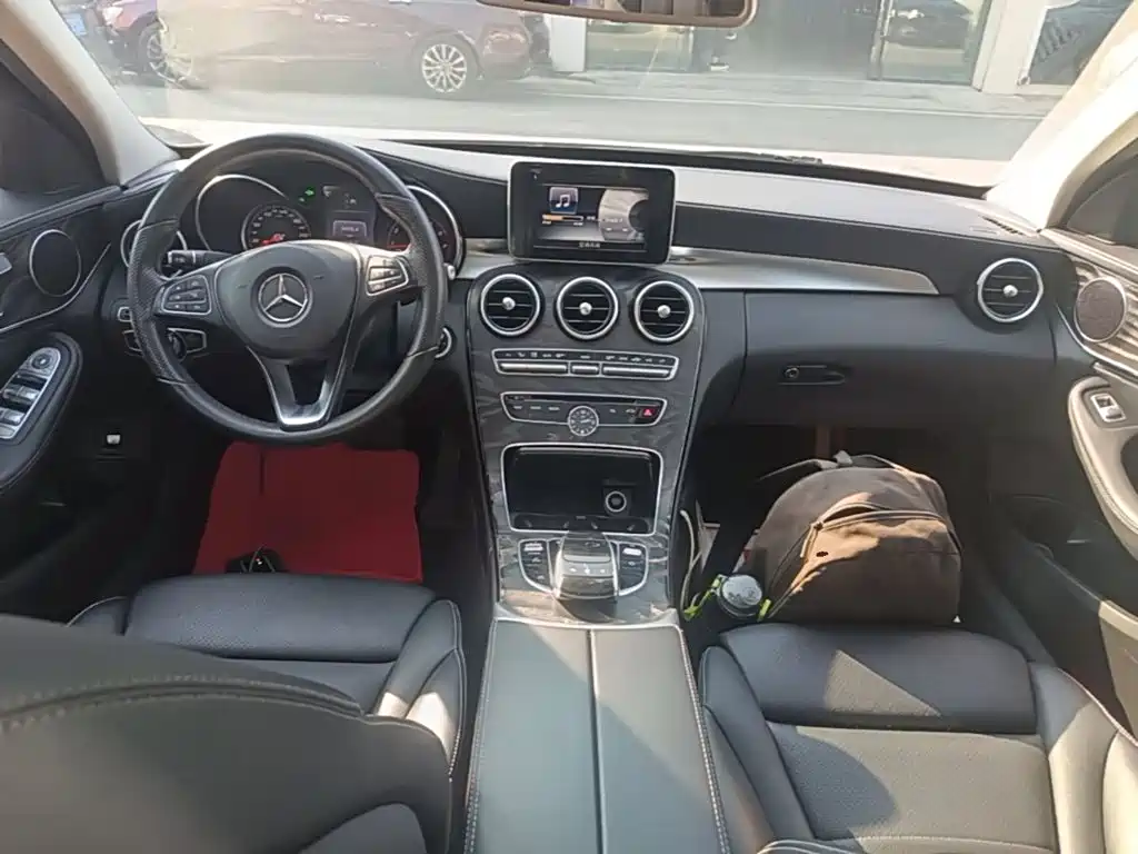 Фото 10 - Mercedes-Benz C-Class