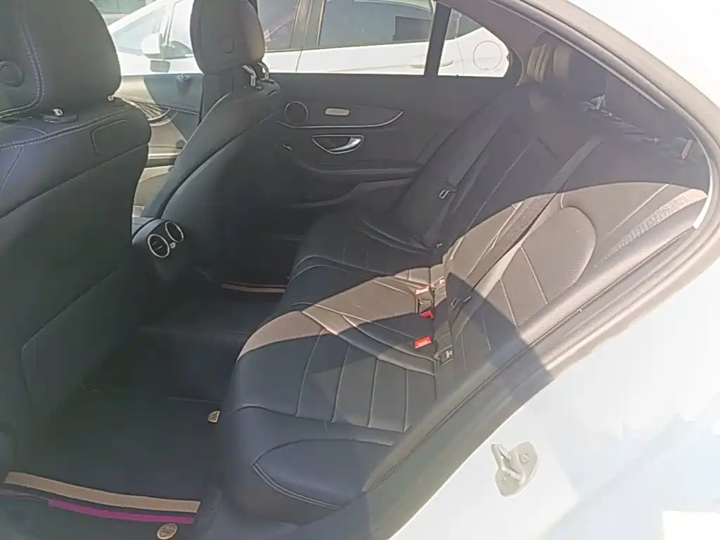 Фото 17 - Mercedes-Benz C-Class