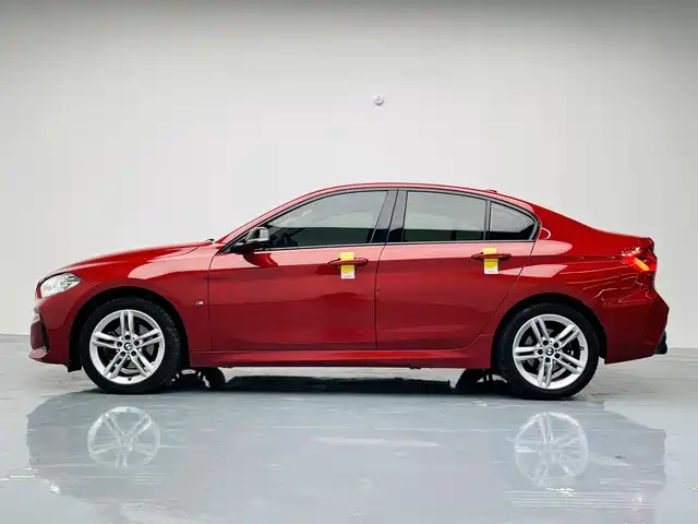 BMW 1 Series 2021 120i M Sport Shadow Edition фото 5