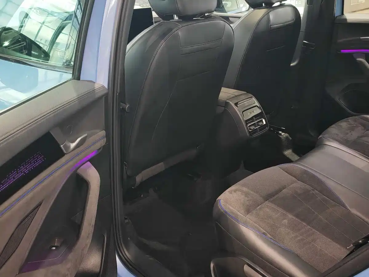 Фото 7 - Volkswagen Tiguan L