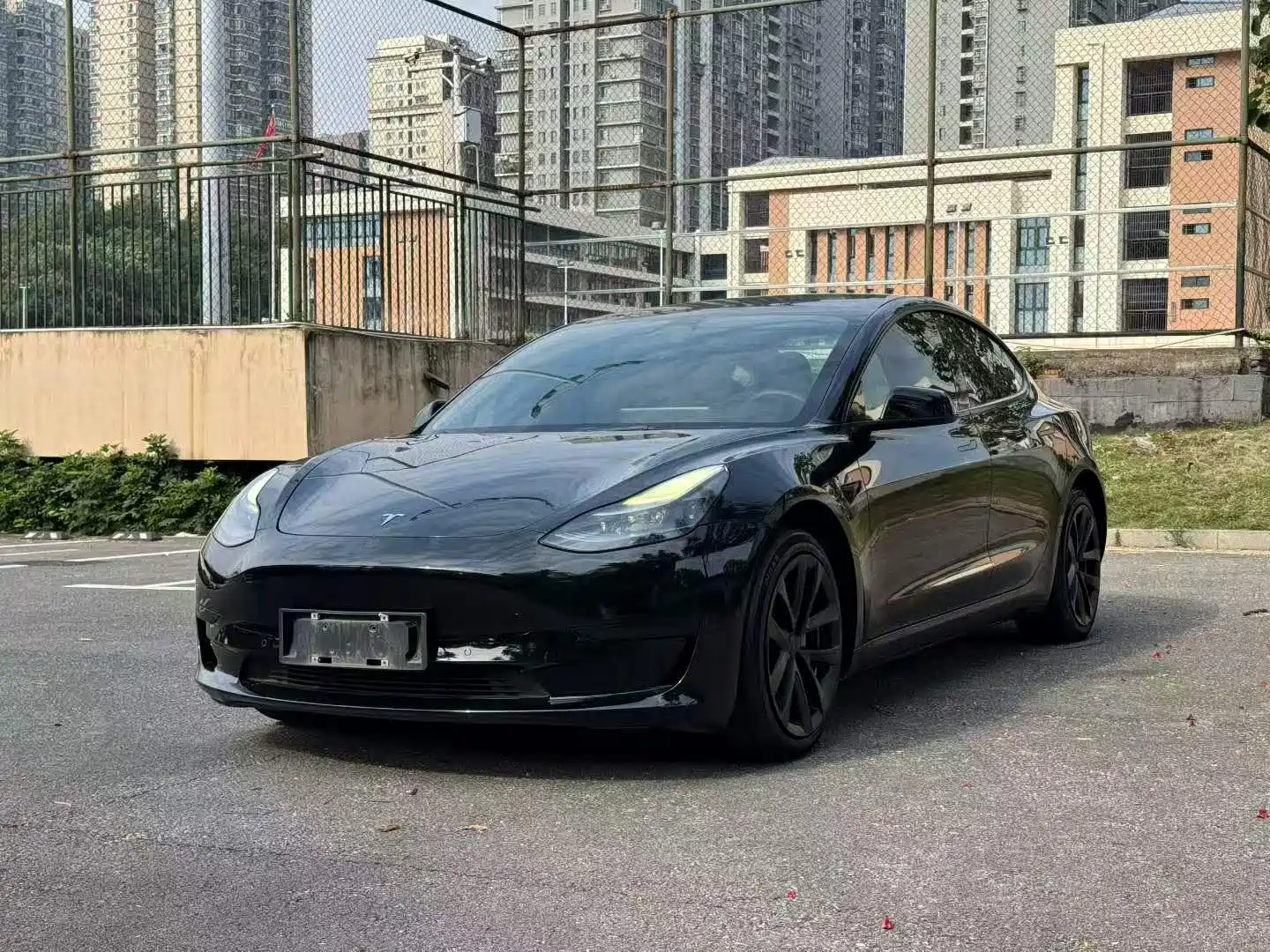 Фото 3 - Tesla Model 3
