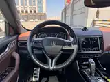 Photo 12 - Maserati Levante