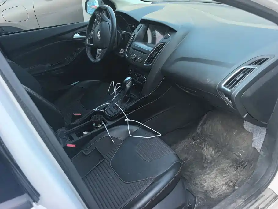 Фото 8 - Ford Focus