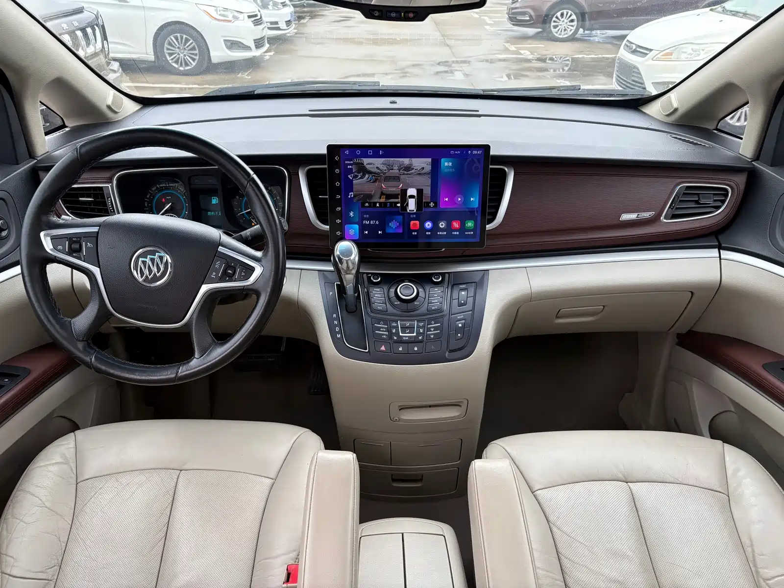 Photo 9 - Buick GL8