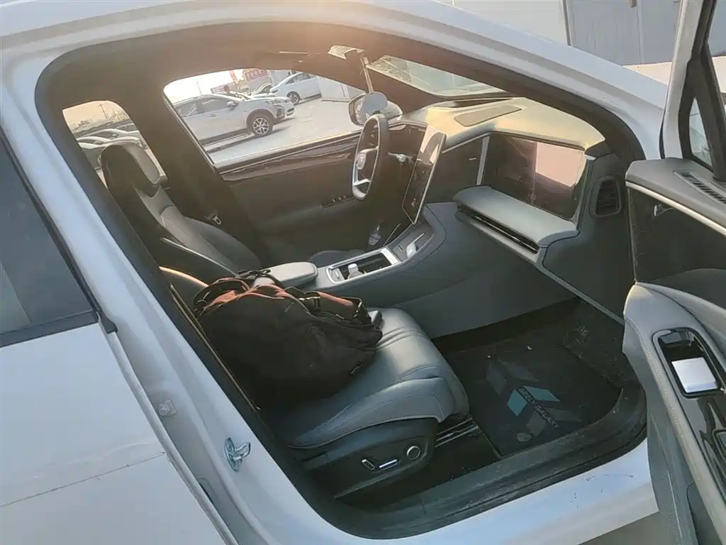 Geely Galaxy Galaxy L7 2025 EM-i 115km Explorer+ Edition фото 25