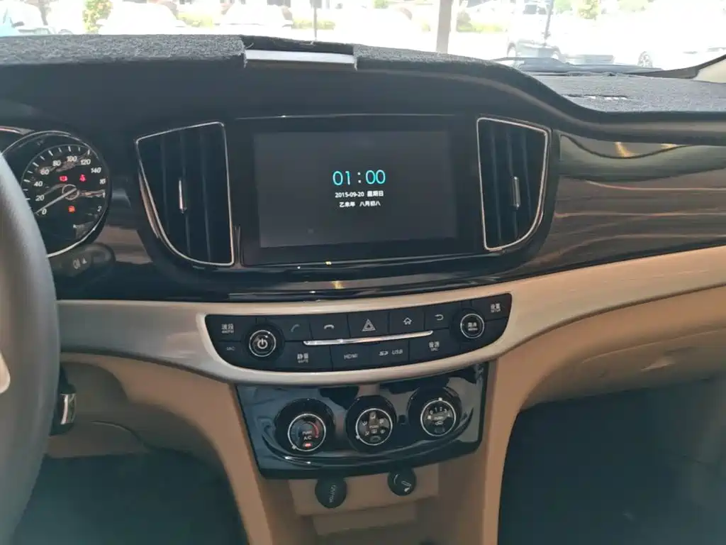 Baojun 730 2018 2016 1.5L Manual Comfort 7-seater China V
