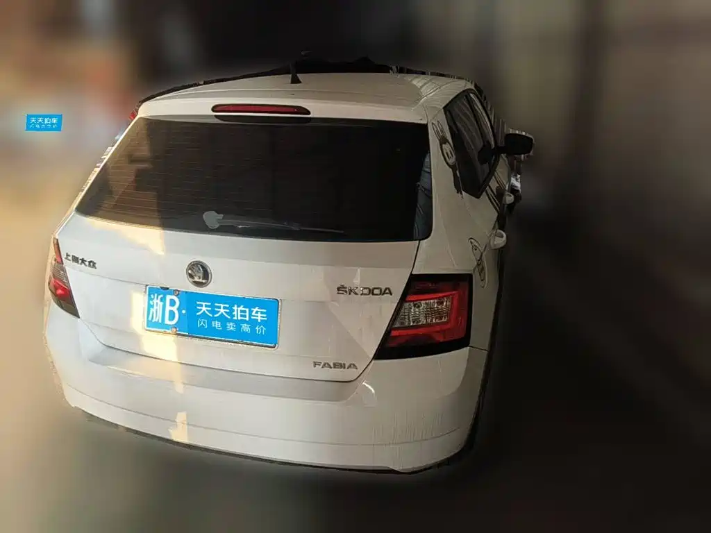 صورة 2 - Škoda Fabia