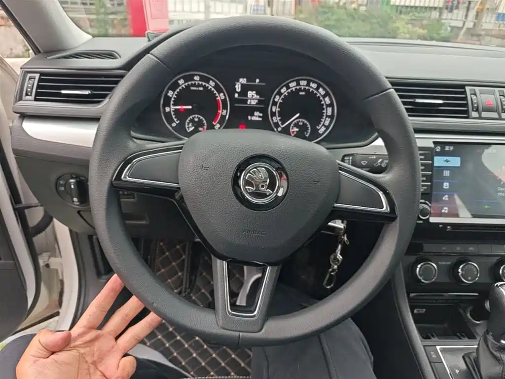 Škoda Superb 2013 1.8TSI Automatic Elite Edition фото 11