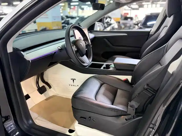 Tesla Model Y 2024 Rear-Wheel Drive Version — фото 3