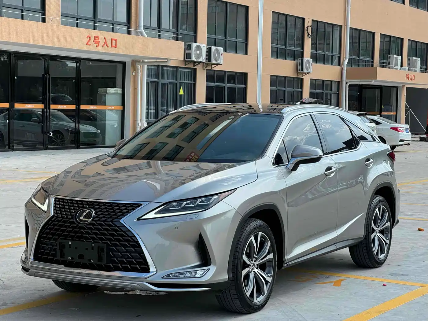 Lexus RX 2020 Facelift 300 AWD Elegance Edition фото 3
