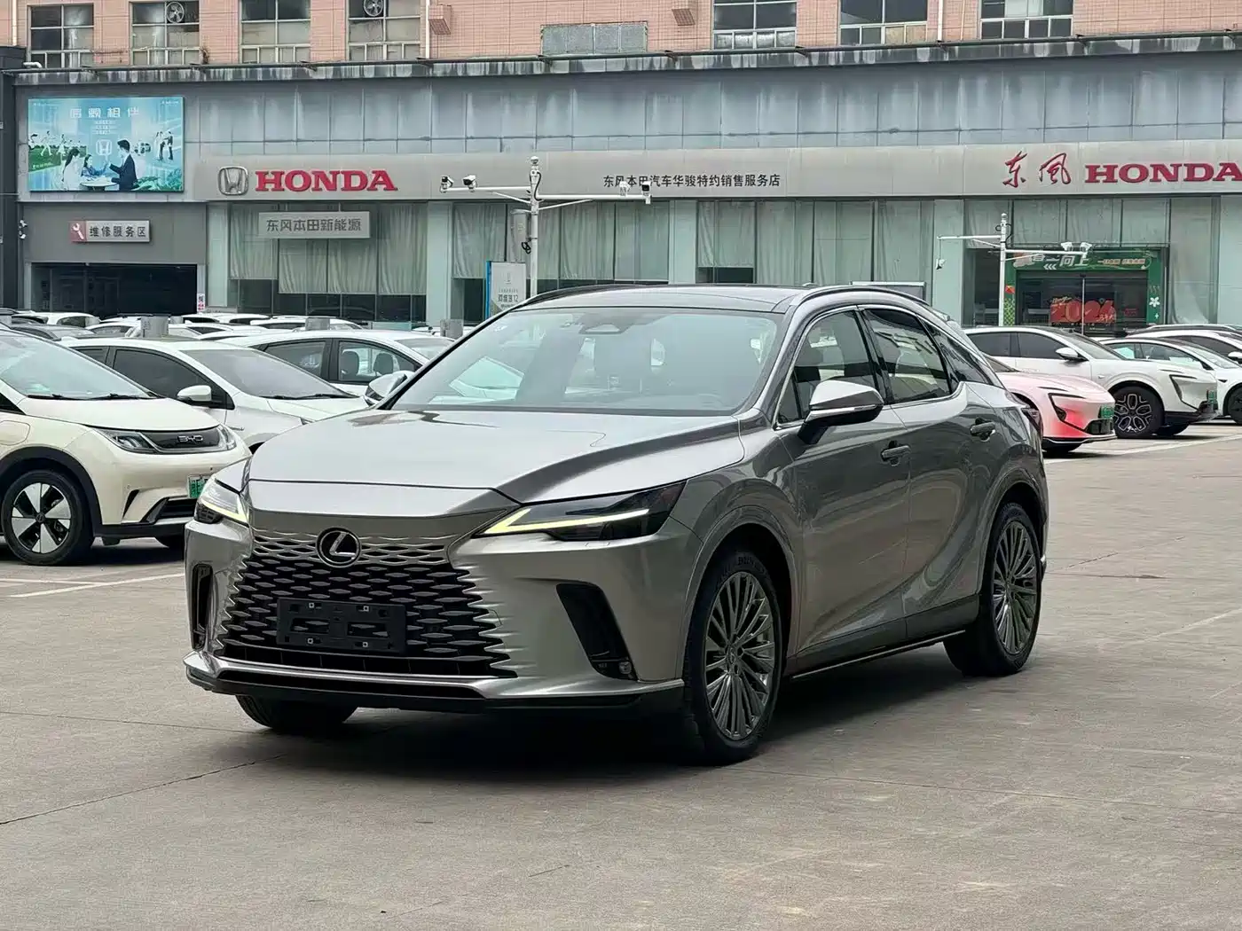 Lexus RX 2023 350h 4WD Pure Edition фото 3