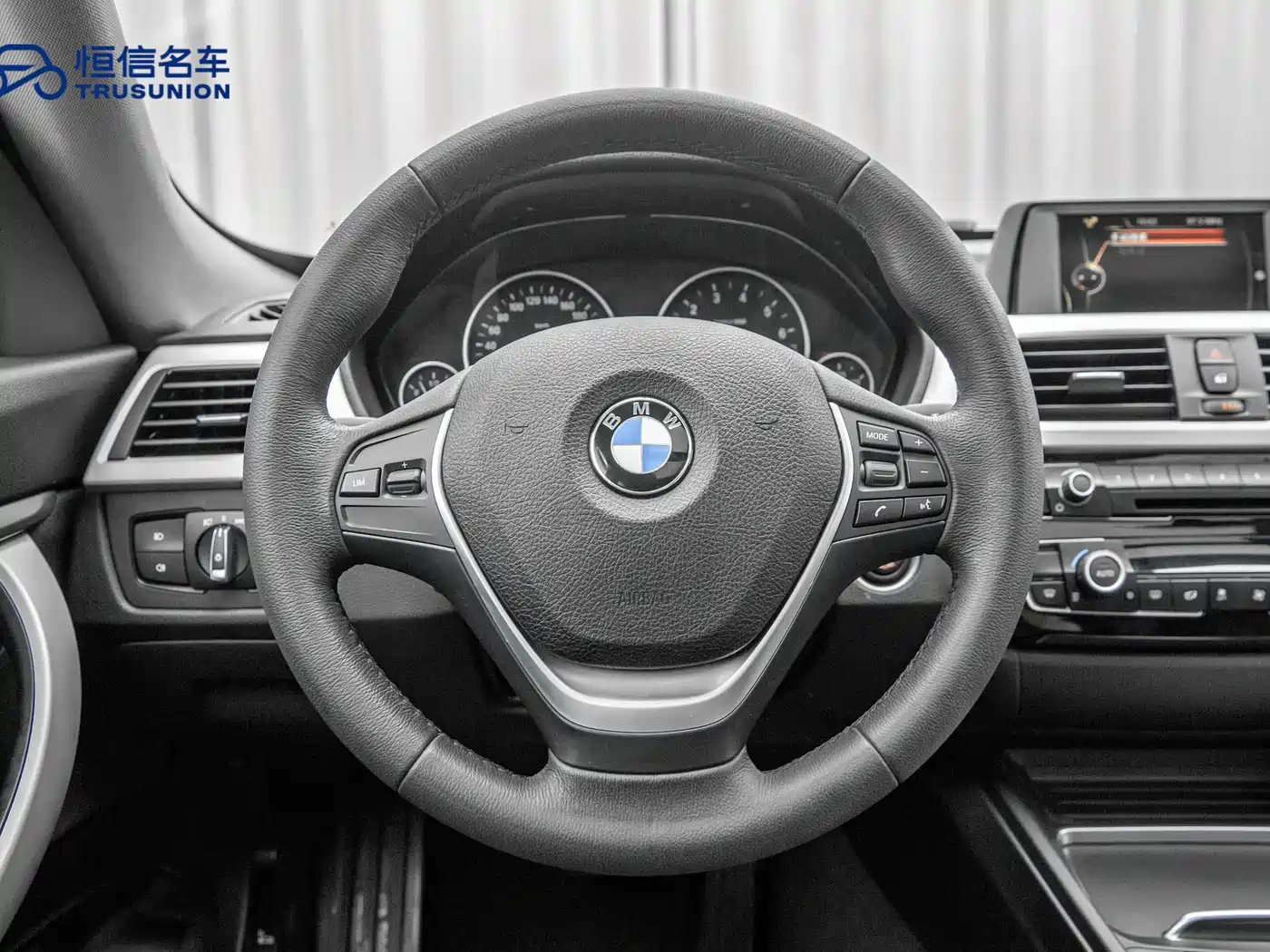 BMW 3 Series GT 2016 320i Fashion Style фото 16