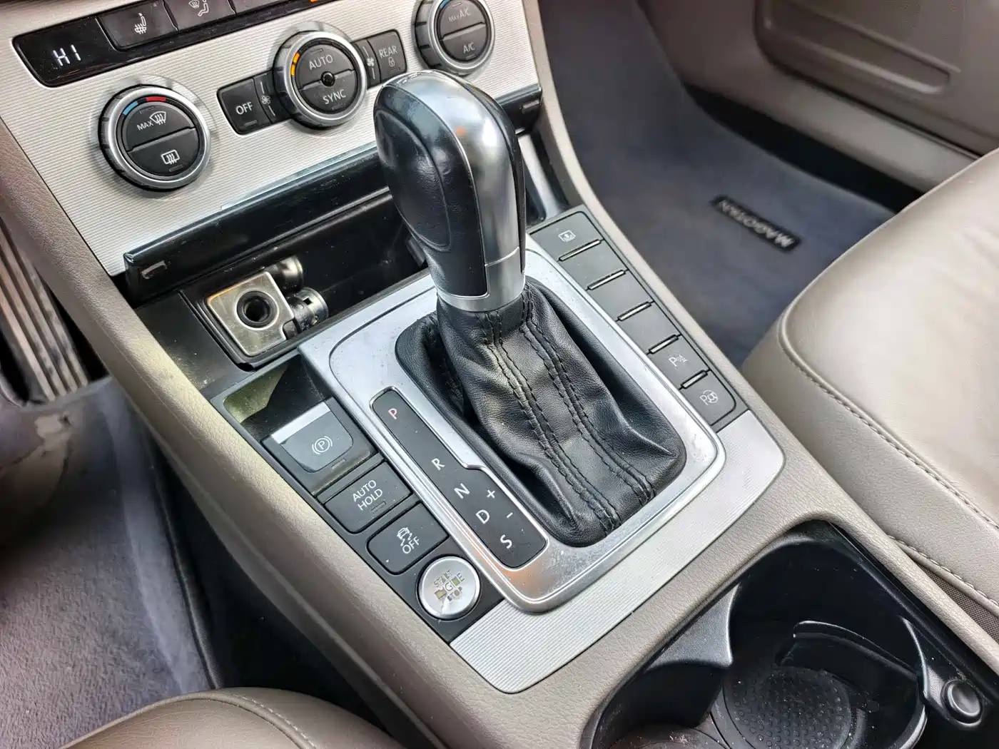 Volkswagen Magotan 2012 1.8TSI Premium фото 9